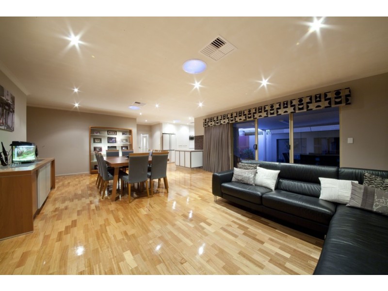 62 Castellon Crescent, Coogee WA 6166