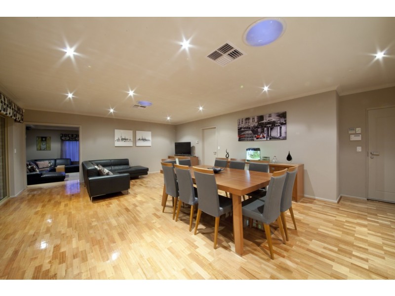 62 Castellon Crescent, Coogee WA 6166