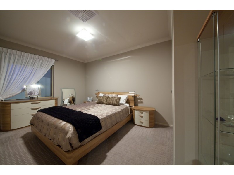 62 Castellon Crescent, Coogee WA 6166