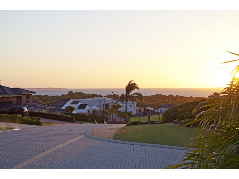 62 Castellon Crescent, Coogee WA 6166