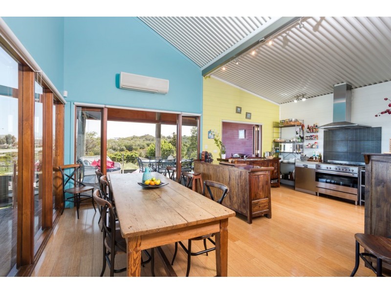 4 Kiesey Street, Coogee WA 6166