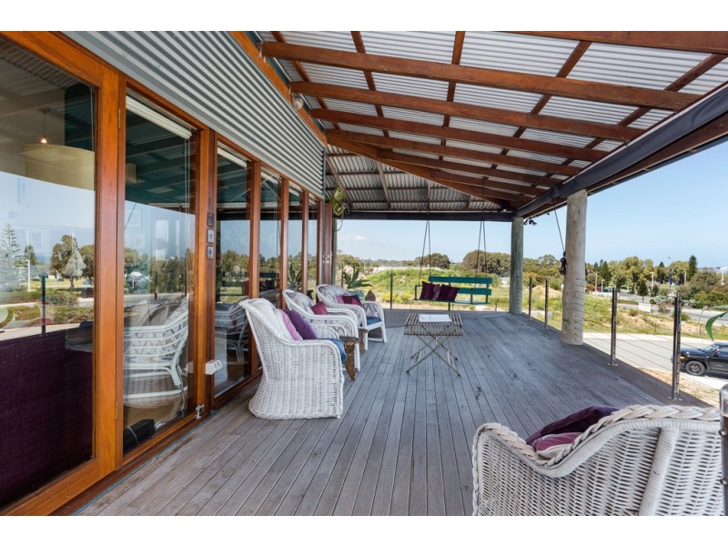 4 Kiesey Street, Coogee WA 6166