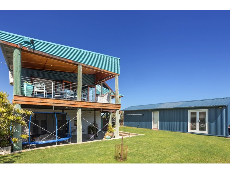 4 Kiesey Street, Coogee WA 6166