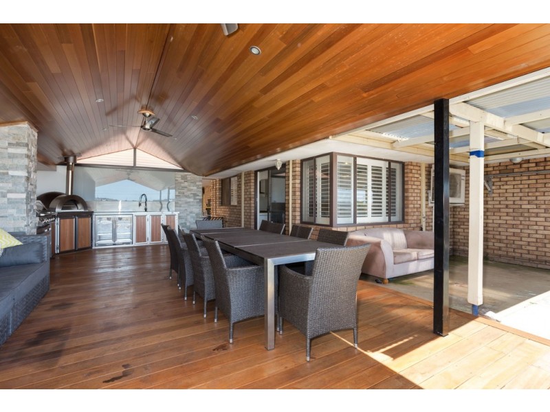 1 Strickland Court, Coogee WA 6166