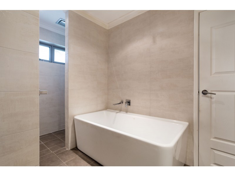 1 Strickland Court, Coogee WA 6166