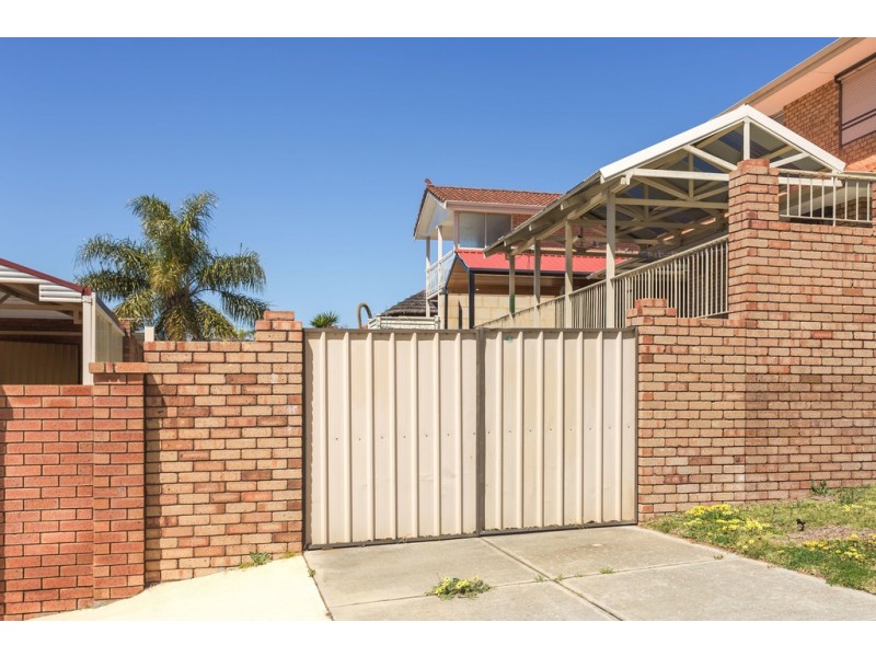 1 Strickland Court, Coogee WA 6166