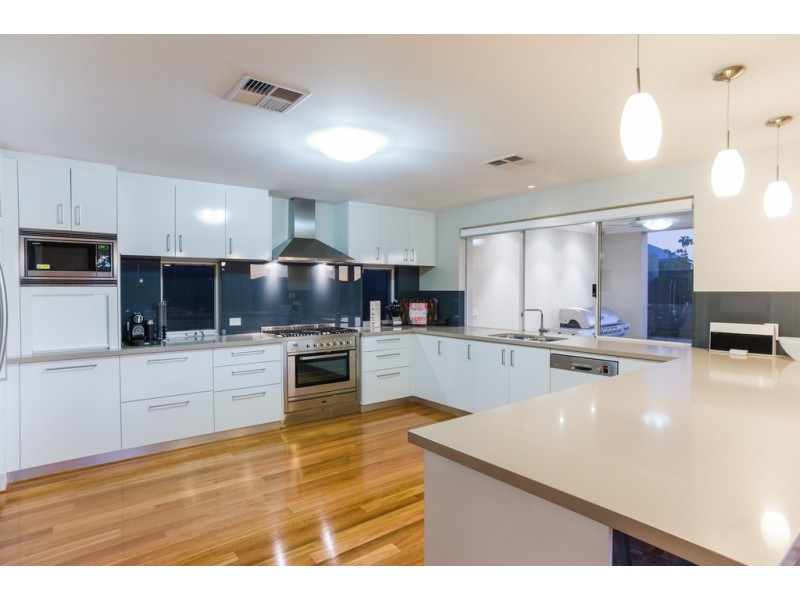 41 Newark Turn, North Coogee WA 6163