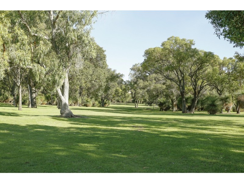 22 Fenimore Avenue, Munster WA 6166