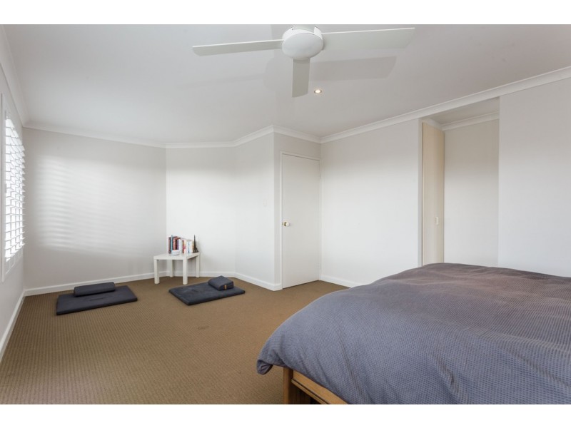 2 Nancy Way, Coogee WA 6166
