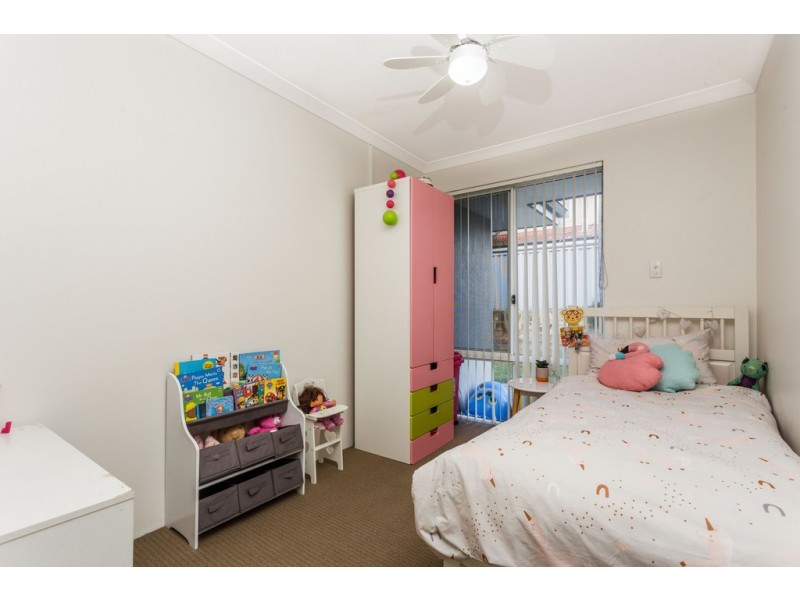 2 Nancy Way, Coogee WA 6166