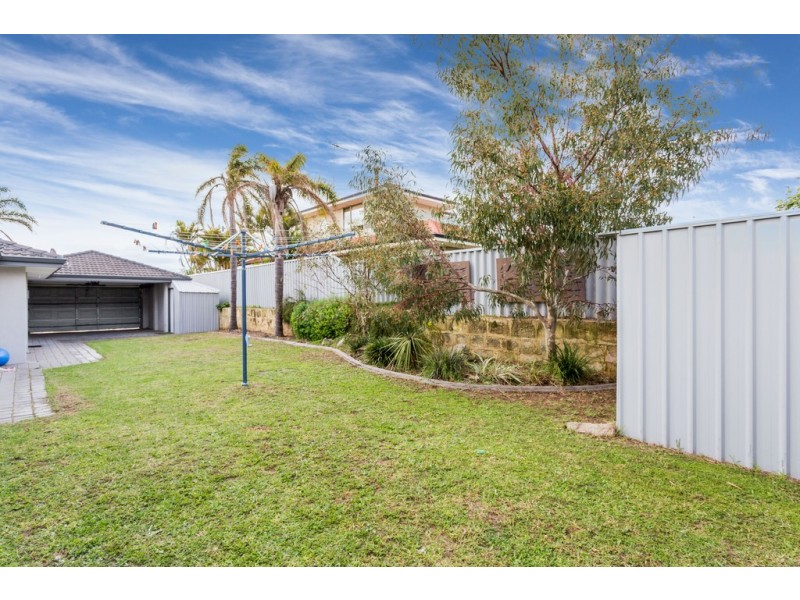 2 Nancy Way, Coogee WA 6166