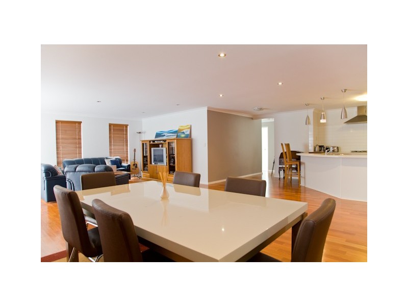 17A Bradbury Road, Hamilton Hill WA 6163