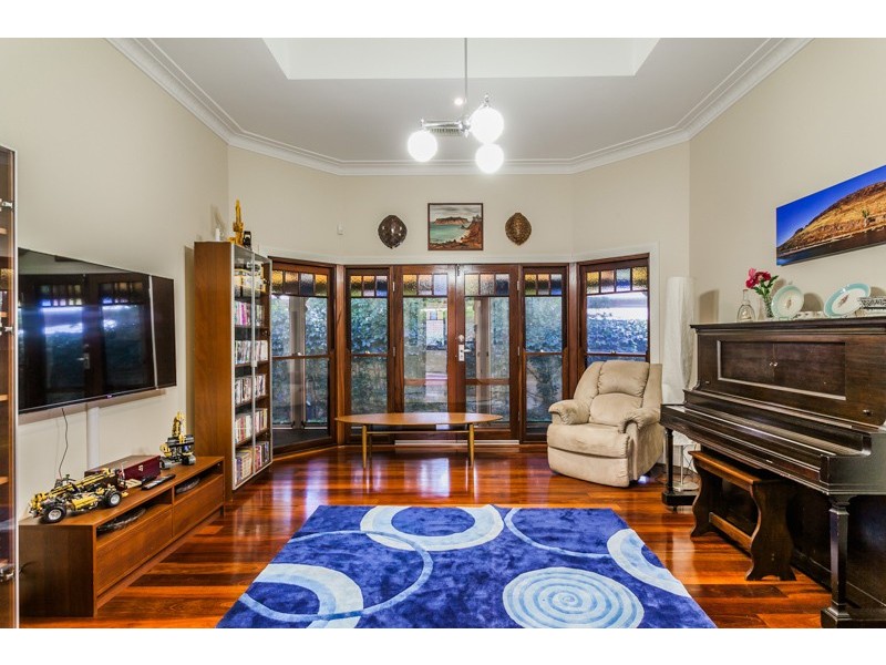 55 Osborne Road, East Fremantle WA 6158