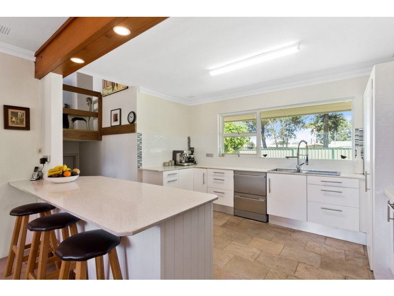 234 Henderson Road, Munster WA 6166