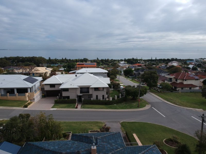 33 Beach Road, Coogee WA 6166