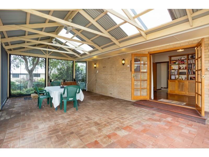 33 Beach Road, Coogee WA 6166