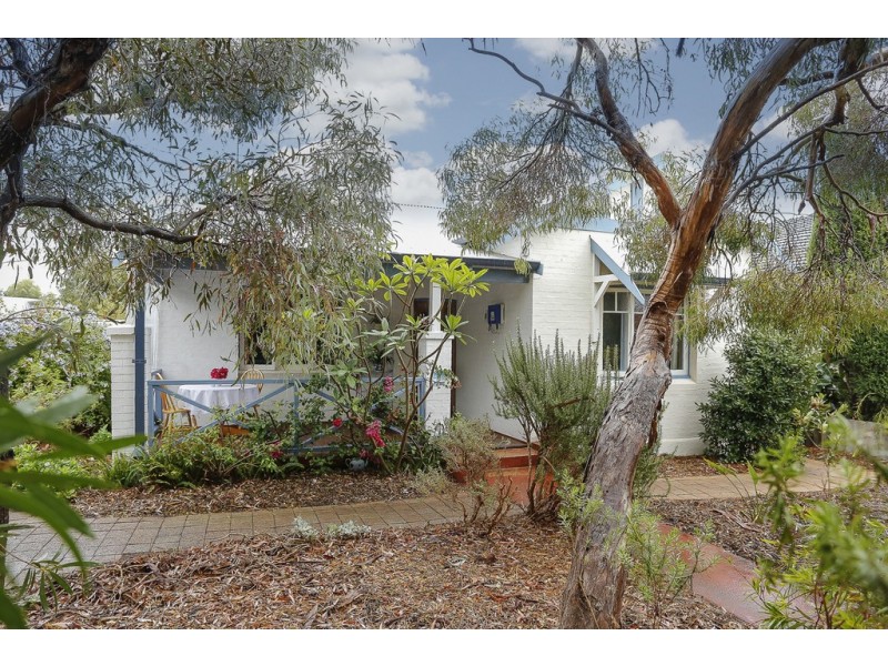 7 Seaview Street, Beaconsfield WA 6162