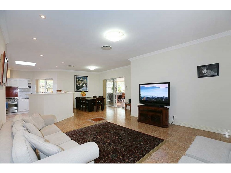 11A Arthur Road, Hamilton Hill WA 6163