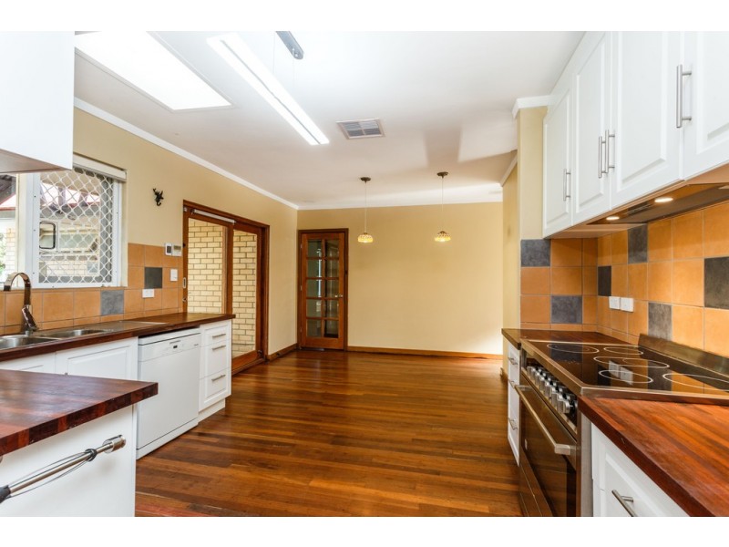 185 Phoenix Road, Spearwood WA 6163