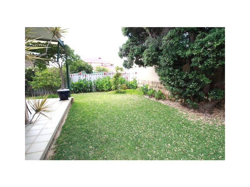 5 Baudin Place, Coogee WA 6166