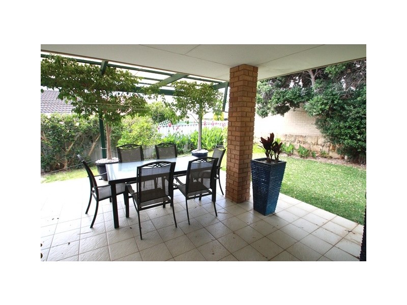 5 Baudin Place, Coogee WA 6166