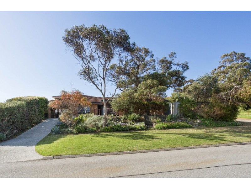 5 Leavis Place, Spearwood WA 6163