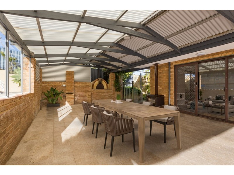 5 Leavis Place, Spearwood WA 6163