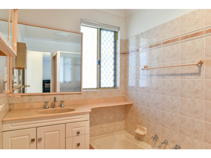 8 Porpoise Court, Coogee WA 6166