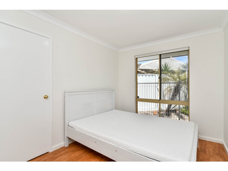 8 Porpoise Court, Coogee WA 6166
