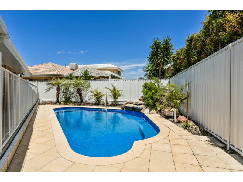 8 Porpoise Court, Coogee WA 6166