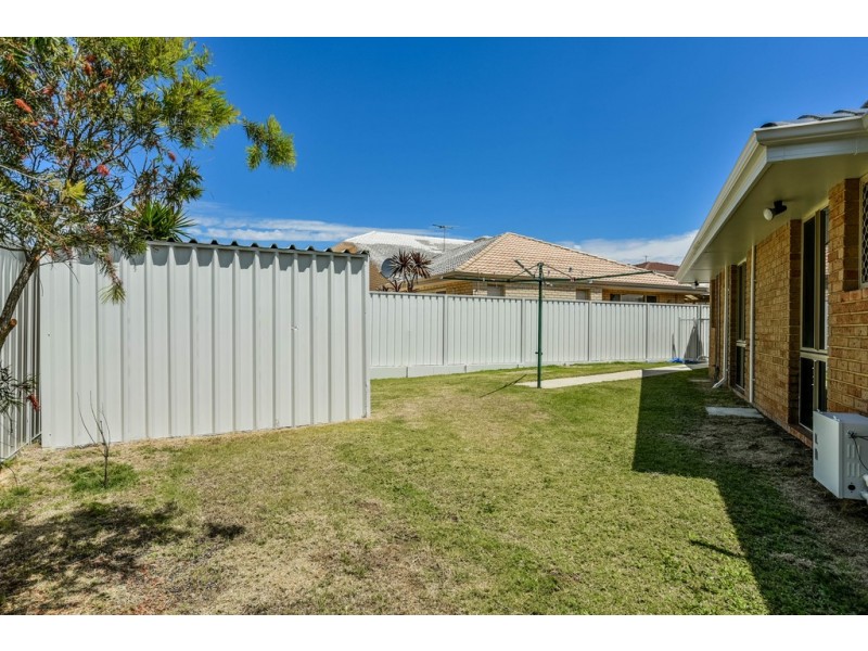 8 Porpoise Court, Coogee WA 6166