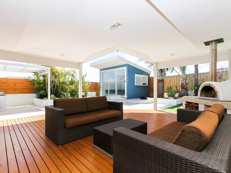 20 Motril Avenue, Coogee WA 6166