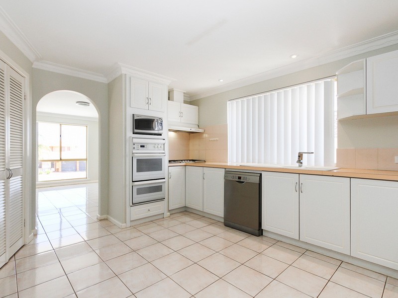 20 Motril Avenue, Coogee WA 6166