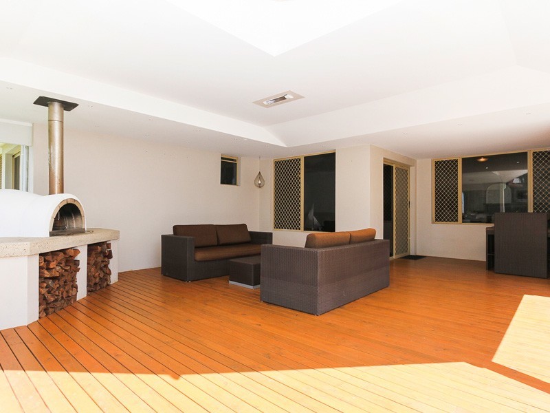 20 Motril Avenue, Coogee WA 6166