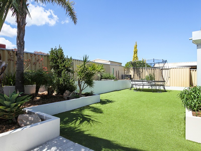 20 Motril Avenue, Coogee WA 6166