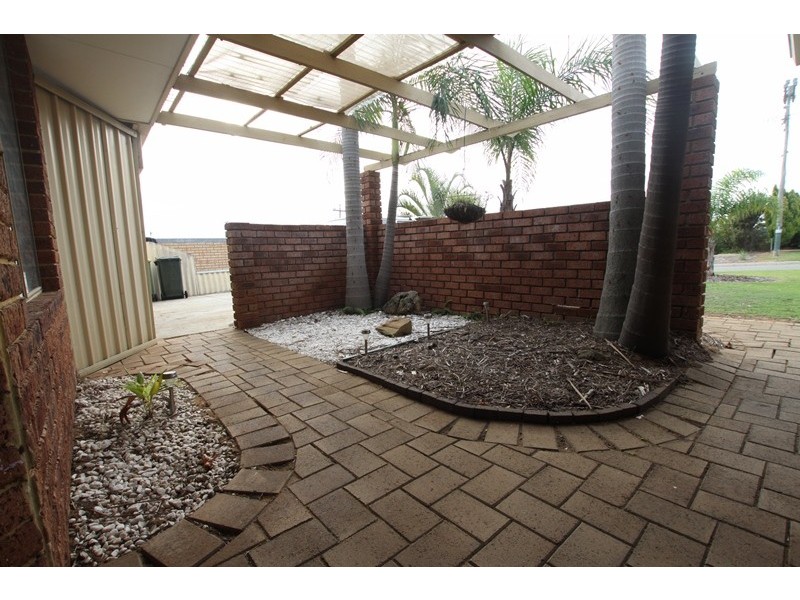 32 Tunnicliffe Street, Parmelia WA 6167