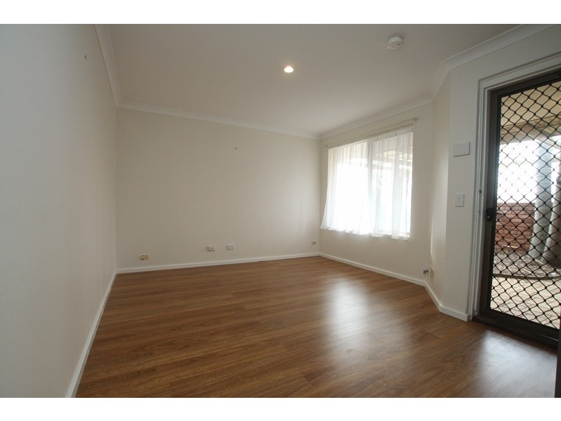 32 Tunnicliffe Street, Parmelia WA 6167