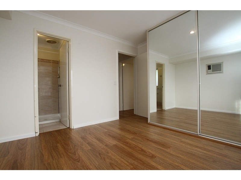 32 Tunnicliffe Street, Parmelia WA 6167