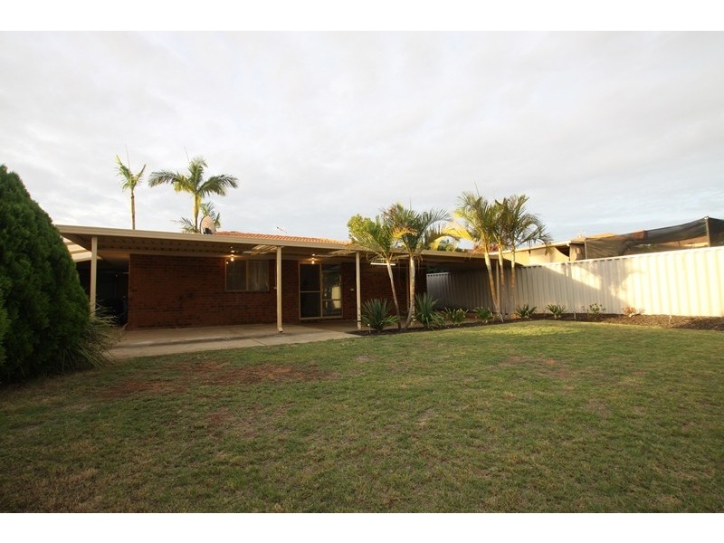 32 Tunnicliffe Street, Parmelia WA 6167
