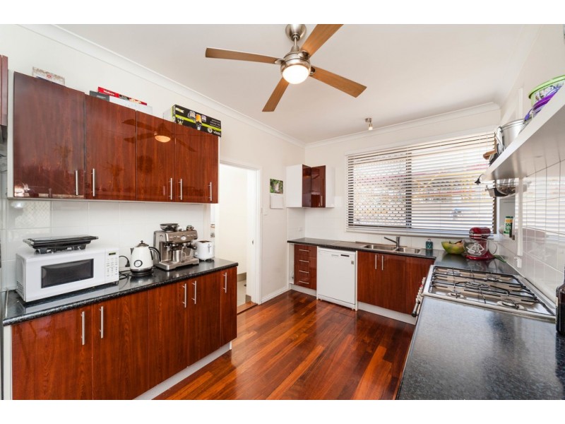 28 Treeby Street, Coolbellup WA 6163