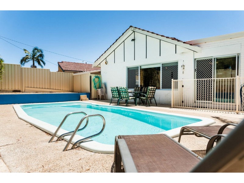 28 Treeby Street, Coolbellup WA 6163