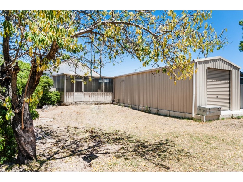 28 Treeby Street, Coolbellup WA 6163