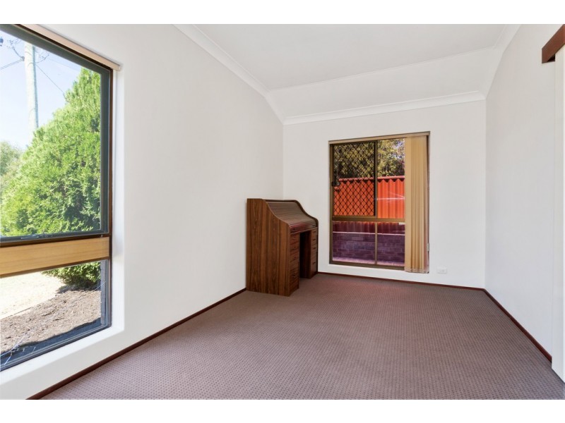 25 Hanlin Way, Samson WA 6163