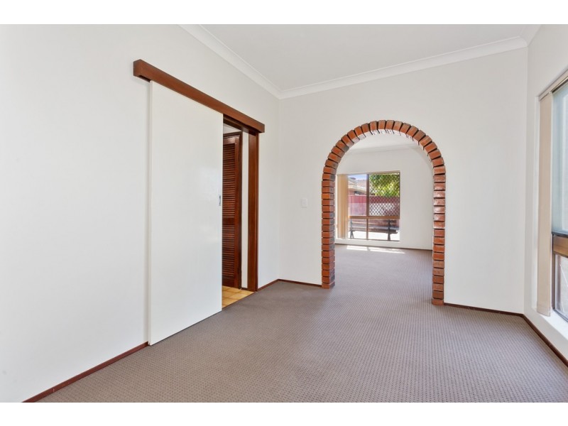 25 Hanlin Way, Samson WA 6163