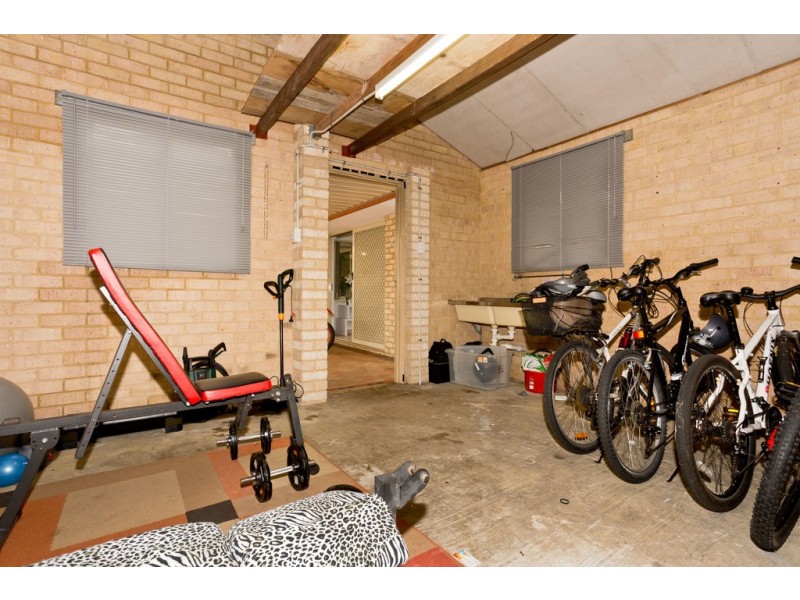 4 Boon Street, Willagee WA 6156