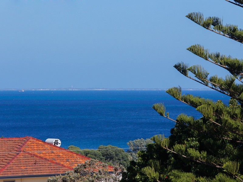 37 Beach Road, Coogee WA 6166