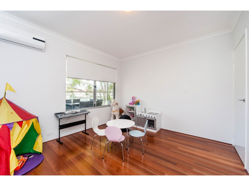 21 Anka Gardens, Munster WA 6166