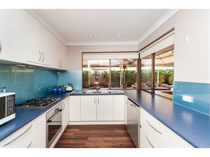 6 Bucknell Road, Bibra Lake WA 6163