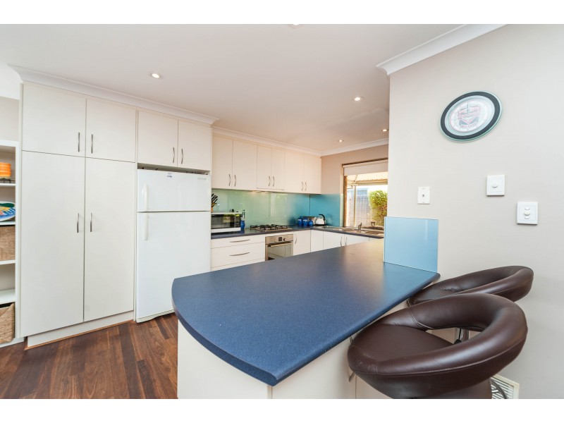 6 Bucknell Road, Bibra Lake WA 6163