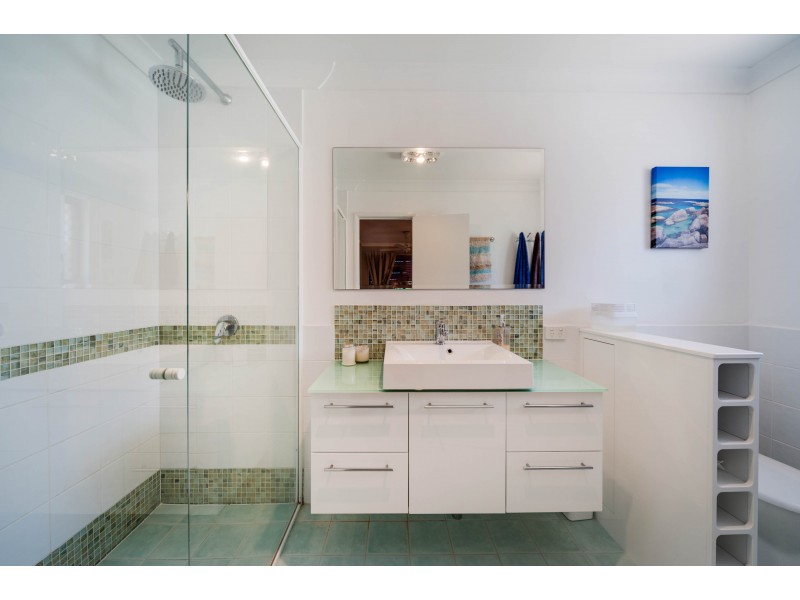 6 Bucknell Road, Bibra Lake WA 6163